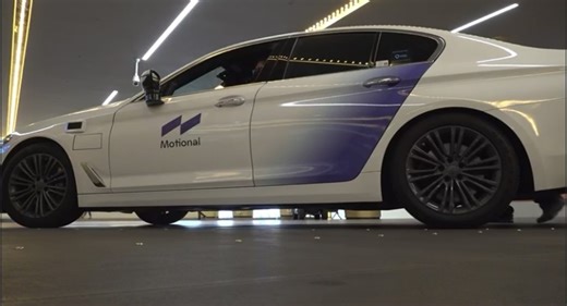 Self-driving taxis now on Las Vegas roads