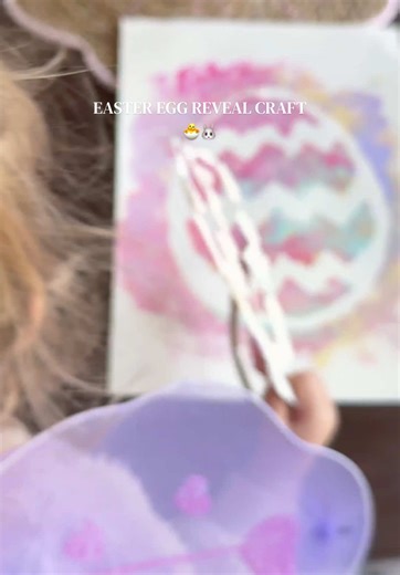 Super fun and easy Easter craft for toddlers 🐣 What toddler doesn’t love stamping and making a little mess? And the reveal at the end makes it even more fun… with the cutest Easter egg as a result. All you need: • paper • painter’s tape • pom-poms • clothespins • paint #toddlerart #easteractivitiesforkids #preschoolactivity #toddlercraft #eastercraftsforkids