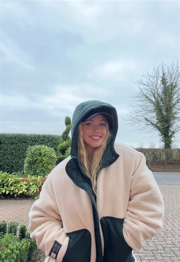 Meet Me in the Pouring Rain - Freya Skye Lyrics