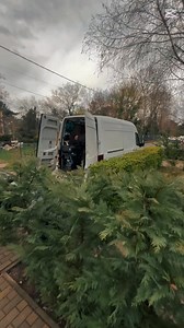 Mi már 5 éve, családostul, csak a Theo Mobil Gumi & Szerviz -re bízzuk az autóinkat. És nem véletlenül! Legyen szó kötelező szervizről, javításról, fényezésről vagy gumicseréről – ők mindig pontosak, profik, és házhoz jönnek. Vasárnap indul a nyári időszámítás ⏰, úgyhogy itt az ideje, hogy az autód is szezonra váltson! A Theo Mobil csapata gyors, megbízható, és mindent megold – neked pedig csak annyi a dolgod, hogy átadd a kulcsot 🔑. Maximális kényelem – nulla rohangálás 🚗 Ha szerviz, akkor Th