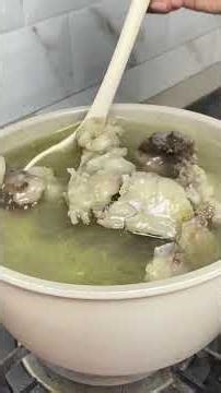 cook simple goat bone soup, not gamey, fresh