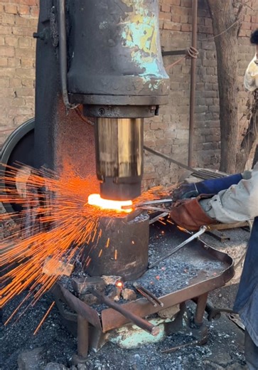 Crafting Damascus Steel: A Detailed Process Guide