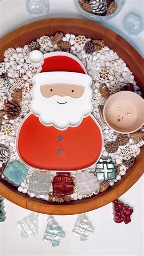 Ms. Hope on Instagram: "‘Tis the season! 🎅✨ I turned my doodle into a 3D tray and added his tiny friend 🦌. I’m learning to design and 3d print sensory play goodies because my kids love it that much! Follow along as we create together!🤍 #3dprinting #sensoryplay #speechtherapy Christmas Resin: @quadplayandco Frozen Filler: @teenietotsplayshop Wooden Tray: @timbersprouttoys"