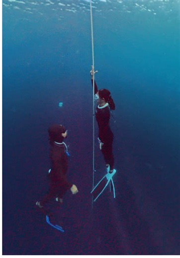 The 2021 intro student in me would never have believed I’d still be diving five year later, let alone enrolled in a W3 certification course at that. #freediving #girlsthatfreedive #fyppppppppppppppppppppppp