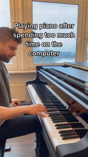 2.1M views · 56K reactions | Only real geeks will understand this  #piano #pianist #music #joke #geek #computer #windows #vista #fail | Emilio Piano | Facebook