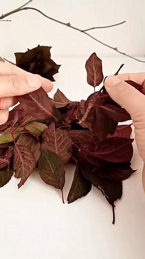 How to make flowers with leaves #crafting #diy #crafts | Craft Home