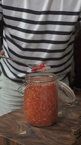 Suhang Sawsawan? Spiced Vinegar recipe with Pomelo or Suha 👌🏻 Ingredients: 700ml Vinegar 3tbsp Sugar 1tbsp Salt 40g Garlic 55g Onion 15g Ginger 250g Pomelo 20g Chili 1tsp Pepper 3tbsp Toyomansi #recipe #spicedvinegar #sukangsawsawan #streetfood #easyrecipe #sawsawan #saucerecipe | Pat Paragas