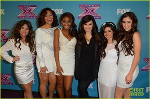 Demi Lovato Simon Cowell csapatával duettezett