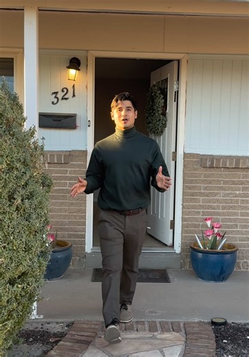 Gorgeous west side home! Text “Nerd House” to 915.305.4664 to get started 3 beds 🛏️ 2 baths 🛁 1,455 📐 $269,000 321 CRESTMONT dr 📱 915.305.4664 📞 Ricardo Villalobos Home Pros Real Estate LA. Cristina Sanchez RE/MAX associates #elpasotexas #texashomes #elpasomoving #movingtoelpaso #hometour