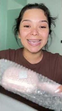 A hairbrush that doesn't allow dirt to accumulate 🤢🥴