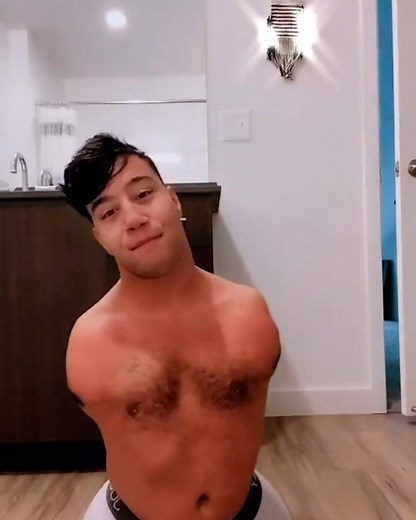 This lad was born without any limbs and shows how he overcomes daily challenges 👏 | LADbible