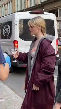 Emily Alyn Lind on the set of Gossip Girl #emilyalynlind #gossipgirl #set