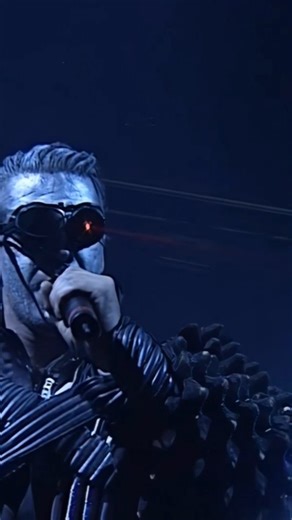 @lindemann_production on Instagram: ""Spiel mit mir" song live, Düsseldorf 1997 . . . . . #rammstein #tilllindemann #lindemann"