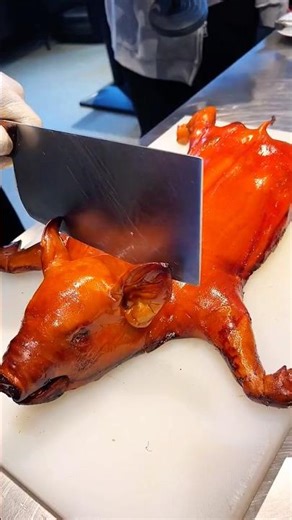 Can One Person Eat a Whole Pig? Crispy Roasted Suckling Pig | Home Kitchen China