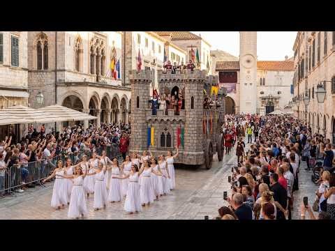 Massive 60ft Zeus & Poseidon Floats Greece’s Grandest Parade 2026