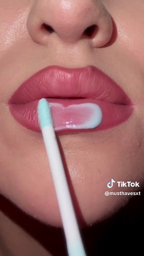 Dior Lip Maximizer: Shimmering Winter Lips