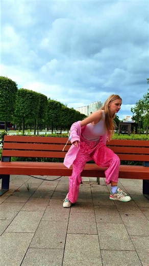 Why can't anyone find a place to sit for each other?! #shorts #shortvideo