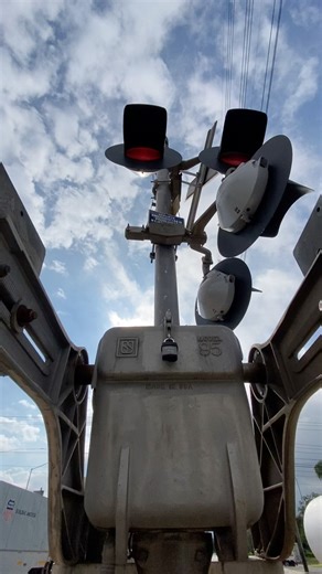 DIALIGHT BALL LED LIGHTS SAFETRAN SYSTEMS CORP + US&S MODEL 95 GATE MECHANISM/KCSM🔴🟡⚫️🇲🇽