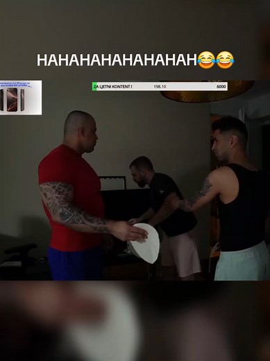 pushing 40 btw 😂#fyp #foryou #elmoney #nuni