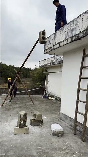 Rural Workers' Lever Skills: Lifting Heavy Items is So Easy!