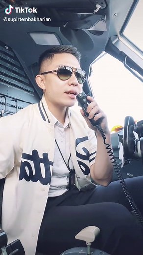 Inside the Cockpit: Exploring Aircraft Controls