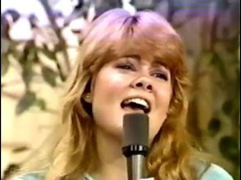 Lisa Whelchel on "The PTL Club" with Jim and Tammy Faye Bakker (1984)