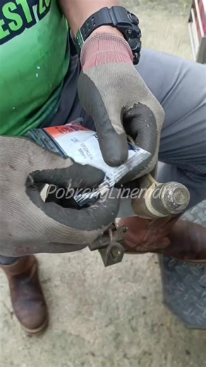 Replacing a Busted Fuse Link: A Lineman's Guide