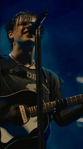 YUNGBLUD - “when we die, can we still get high?” live in Poland #yungblud #shorts