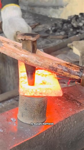 It turns out that the process of drilling holes in the plowshare is very interesting. #blacksmith #blacksmithing #europa #iron #steel #america #europe #knife #forging | Meilani Martasya
