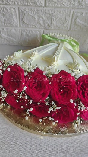 366K views · 5.5K reactions |  Cake or Flower Bouquet? Why not both!...