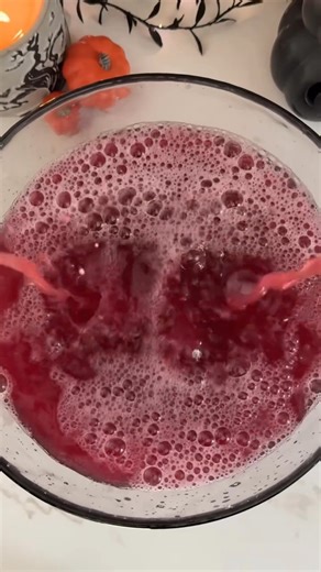 10K views · 127 reactions | Spooky season calls for a Halloween punch ✨ Who’s ready to sip on this potion at their Halloween party? 慄‍♀️ - cre: its.juliesmith - #wildwonderpartner #HalloweenPunch #punchrecipe #SpookyPunch #HalloweenDrinks #HalloweenParty #Recipe #spookyseason | Hocus Pocus Halloween | Facebook