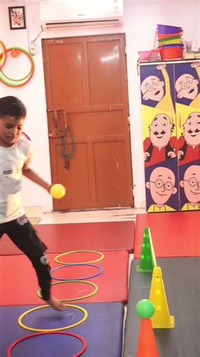 Agility challenge with a twist juggling balls while moving #training #coordination #skills