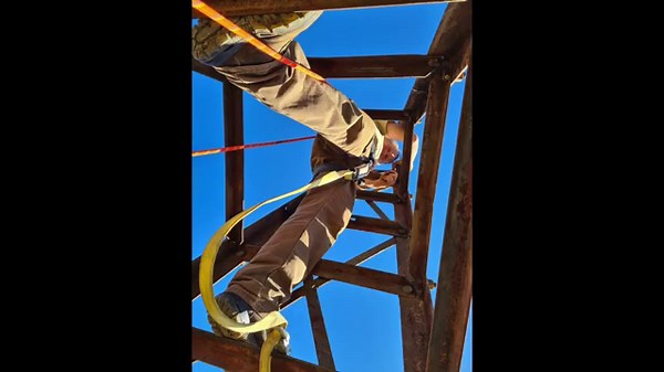 Comet windmill assembly slide show