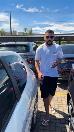 Auto Fácil Veículos on Instagram: "Olha aí pra ti aproveitar o verão!! Chama nossos Vendedores no WhatsApp 📲https://linktr.ee/autofacilveiculos Porco Branco - (48) 98842-0666 Xoxonho - (48) 99998‑1825 Tavinho - (48) 99648-2025 Juliano - (48) 99940-8103 Fabio - (48) 98847-7256 Márcio (Piti) - (48) 99652-6257 Bigode - (48) 99658-7539 Roger - (48) 99969-5532 Yuri - (48) 99658-4093 Bailão - (48) 99952-1850 Cigano - (47) 99633-4091 Burrico Original - (48) 99816-9631 Gaúcho - (48) 99659-7968 Meia F