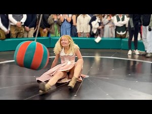 😍 Stunning Girl on TEUFELSRAD Oktoberfest Munich 2025 🎡 Devil’s Wheel Challenge in 4K 🔥