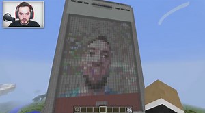 Minecraft's "real" mobile phone supports texting, browsing, and video calls