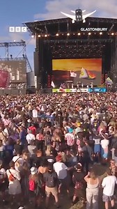 1.8M views · 77K reactions | Why does no one ever know that bit though? Hahahaha look how many of us there is!!! Can’t get over it Glastonbury Festivals | Anne-Marie | Facebook