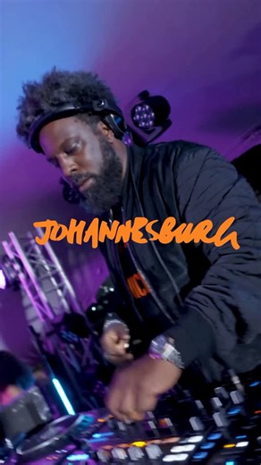 Everyday People on Instagram: "JOHANNESBURG 🇿🇦❤️ The vibez were pouring in 😭🔥 and every bit of it was felt. Y’all didn’t just show up 🤩 → you SHOWED OUT with every drop. A 1 of 1 and a 10 outta 10… until we meet again 🫶🏾✨ 🎧 DJ Sets by: @djmoma @akio_kawahito @lelowhatsgood @chels_sloan @k_zaka_ @iamrichknight ⭐ Hosted by: @gitoo_thoo @hooliboy94 @esisamuels @thejaywayyyy @mainejbuchanan 𝘛𝘩𝘢𝘯𝘬 𝘠𝘰𝘶 𝘑𝘰𝘻𝘪 ✨ 📹 by @elliott_ashby @sir_mac_c 🎶 Party Starter - @djmoma @king_jillz @k