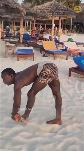 This african man have unbelievable flexibility💀🤯