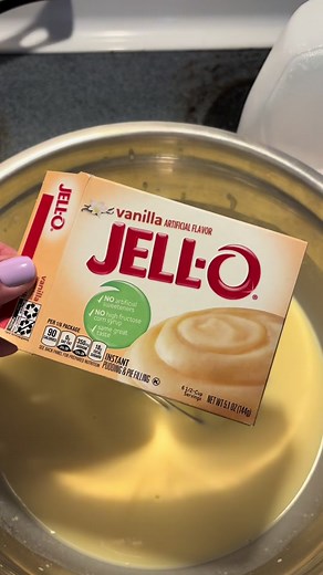 Normally when i make banana pudding i just use the box mix alone but i saw someone spice up the box mix so i decided to give it a try and im so glad i did! #diamondsdailyy #fyp #sanantonio #sanantoniofoodie #wieiad #bananapudding #homemadebananapudding #vanillawafer #recipe