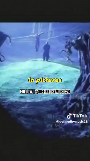 Scarface - Smile (Verse 1: 2Pac) 🎤 Artist: Scarface ft. 2Pac, Johnny P. 🎵 Song: Smile 📅 Release Year: 1997 🎶 Genre: Hip-Hop, Rap Share this timeless hip-hop gem with a friend #scarface #hiphop #smile #1997 #2pac #tupac #definedbymusic #hiphopsongoftheday #hiphopsong #rapmusic #rnb #rapper #singer #johnnyp #hiphopfan