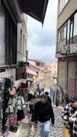 Exploring Istanbul: 7 Minutes with Google Maps