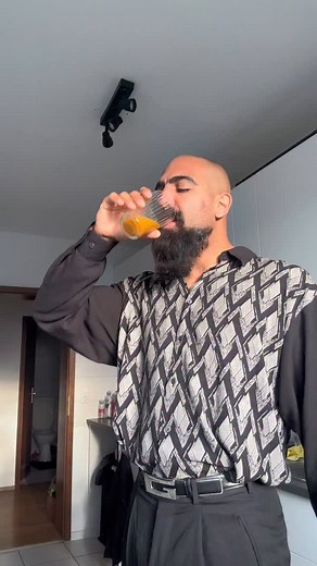 Gesundheit ist kein Zufall – sie ist deine Entscheidung! 🌿 Starte deinen Tag mit frischen, selbst gepressten Säften voller Vitamine und Nährstoffe – direkt aus deinem HUROM Entsafter! 🍏🥕🍋 Mehr Energie, besseres Wohlbefinden, starke Abwehr – ganz natürlich und lecker. Und das Beste: 💥 Mit meinem Code Mr.FunkySoul10 bekommst du 10 % Rabatt auf deinen HUROM Entsafter! @huromeuropeofficial @huromofficial.de #slowjuicer #hurom #healthy #fyp | Master Funkysoul