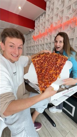 The world's largest pizza ☺️ What should I do for Yulia now?