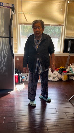 39 reactions · 5 comments | off day go see my grandma  90 years old aiii 殺殺殺 | Kimleng Pho | Facebook