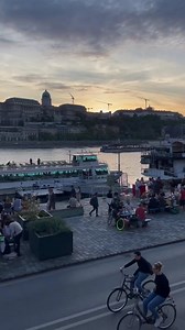 Embrace the Sunshine with Open Terraces!🌞 As the weather warms up, Budapest's charming terraces beckon. Pause your sightseeing adventures and unwind with a refreshing drink al fresco.🍹 Maximize your experience with the BUDAPEST CARD.🎟 Explore our partner venues and indulge in delectable dining and drinks at discounted rates.🍔🍷 | Visit Budapest