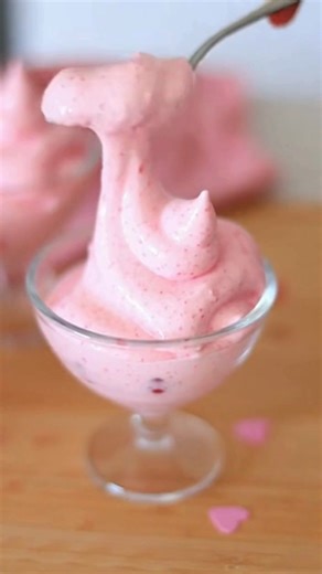 No-Bake 2-Ingredient Valentine Cherry Mousse Cool Whip Cups Valentine Cherry Cool Whip Cloud Mousse Cups Ingredients: 1 can cherry pie filling | Easy Recipes
