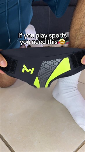 Do your ankles feel weak after a long day at work or after training? 😣 Standing for hours, running, training, or playing sports can lead to ankle pain, instability, and rolled ankles more often than you think. This ankle support helps stabilize your ankle, reduce pain, and give extra support during everyday activities and sports. 💪 Whether you work on your feet all day or stay active in the gym, your ankles take impact every single day. Ankle support that helps with: ✔️ ankle pain ✔️ weak ankl