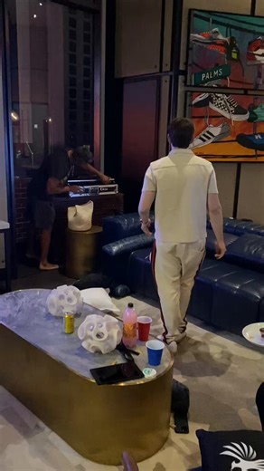 Goldfinger apologizes to THE DON for ruining his postgame DJ set and Nicky Smokes explains how he’s feeling after #TheSituationship (Also Dante says he’s gonna play Levels at 7am tomorrow)