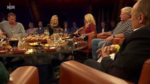 18K views · 74 reactions | Super Model Toni Garrn darüber, wie sie Foto-Jobs und Abi am Anfang ihrer Karriere auf die Reihe gekriegt hat. Schönen Abend, Freunde. | NDR Talk Show | Facebook